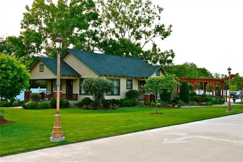 Silver Sycamore Bed & Breakfast Pasadena Exterior photo